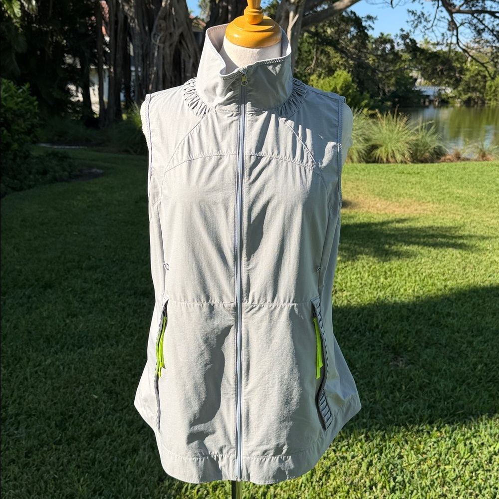 Women’s Lululemon Light Gray convertible vest/jacket with Neon Accents